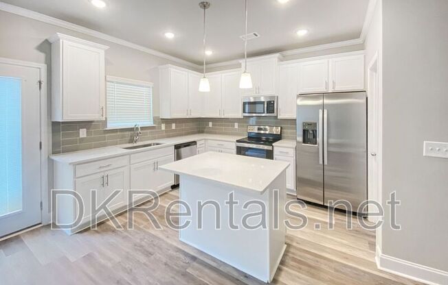1466 FERN RDG LN