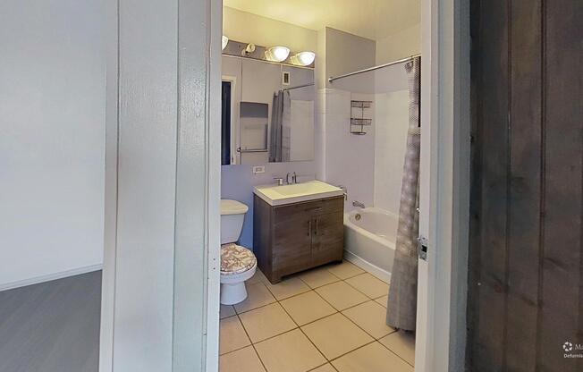 2 beds, 2 baths, $4,100, Unit 8J