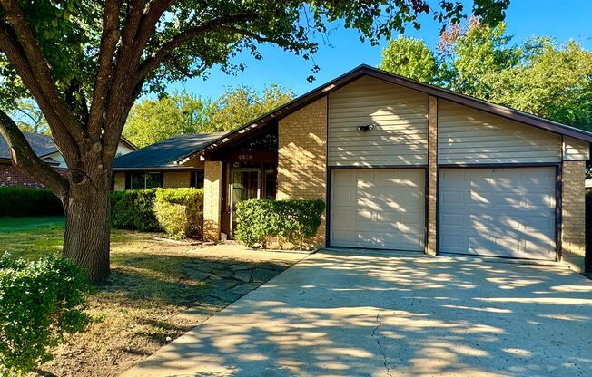 Modern Living in South Austin!