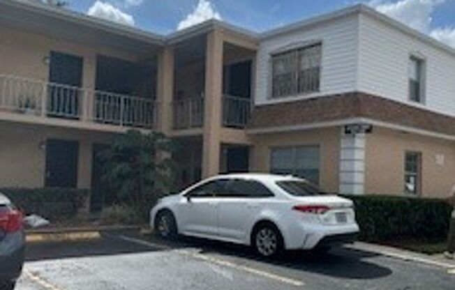 Charming 2- Bedroom 1-bath unit at Habana Park!