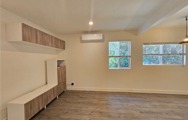 1 bed, 1 bath, 560 sqft, $2,250