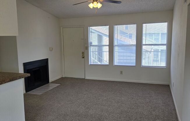 1 bed, 1 bath, 709 sqft, $830, Unit PG 0333