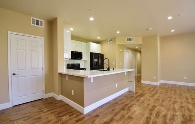 SPECIOUS 2 BED 2 BATH CONDO WITH ATTACHED CAR GRAGAE AT VISTANA