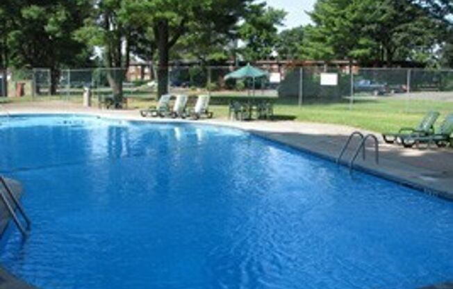 2 beds, 1 bath, $1,745, Unit 232-G04