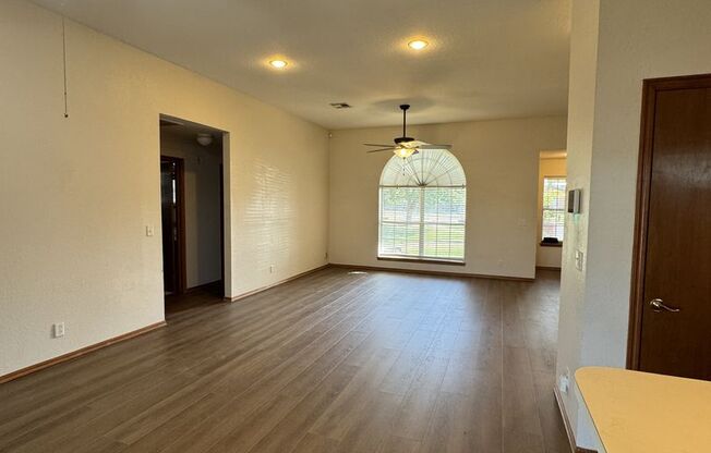 (3) Bed/(2) Bath in NE Norman w/ Safe Room!