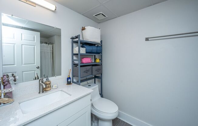 3 beds, 2 baths, 1,100 sqft, $2,400, Unit 116