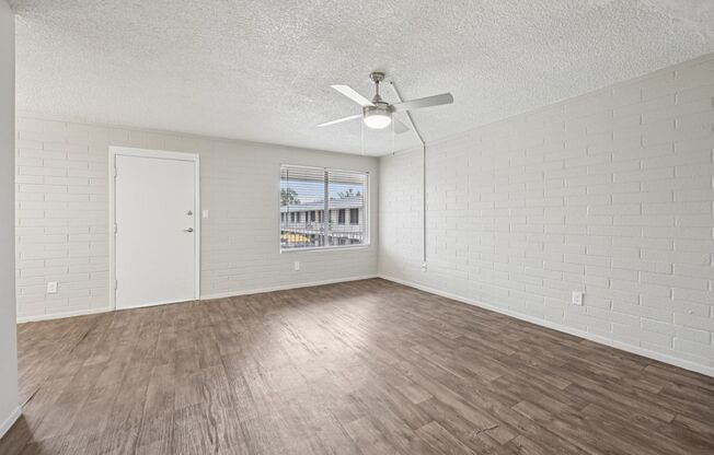 2 beds, 2 baths, 965 sqft, $1,449, Unit E021