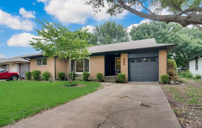 3/2 Midcentury Charmer Near Casa Linda with Fresh Updates