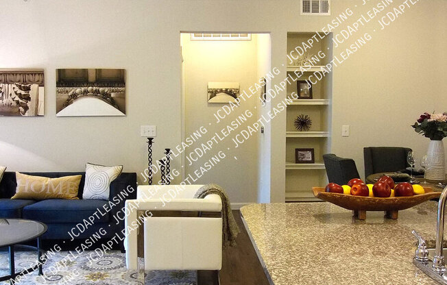 1701 OAK HILL LN