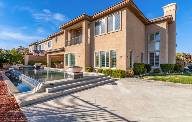 BEAUTIFUL QUEENSRIDGE HIGHLY UPGRADED HOME BY CHRISTOPHER HOMES