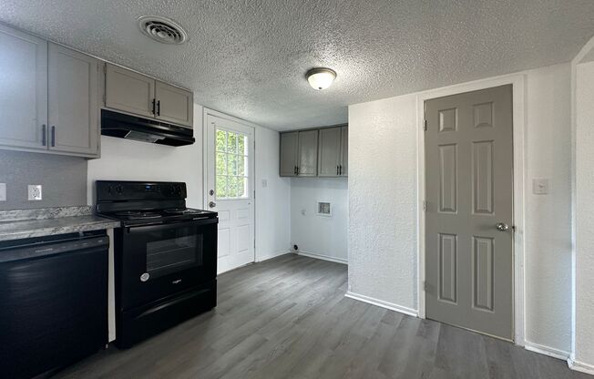 2 beds, 1.5 baths, 960 sqft, $850