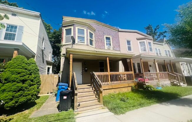 Single Family Home w/ HUGE Yard