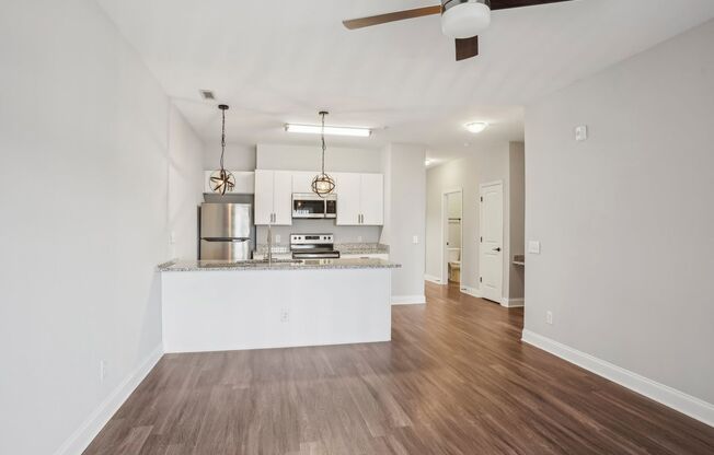 1 bed, 1 bath, 740 sqft, $1,199, Unit 600 - 2HP