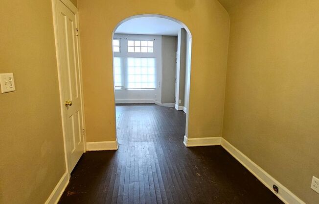 Studio, 1 bath, $825, Unit 22