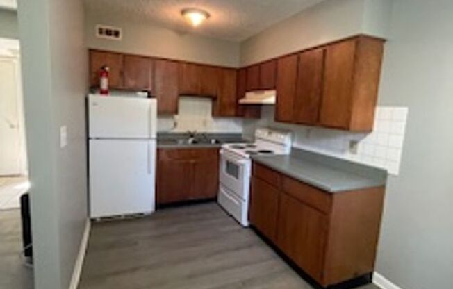 2 beds, 1 bath, $850, Unit 4631 S Acorn Drive