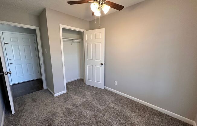 3 beds, 1 bath, 820 sqft, $1,398, Unit 231w