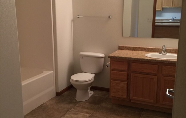 3 beds, 2 baths, 1,285 sqft, $1,425, Unit 124