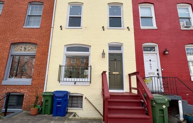 Charming 3Bed/2Bath Townhome in Historic Ridgley Delight!