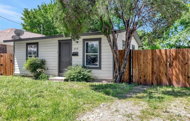 Adorable 2 bed, 1 bath house in Fort Worth