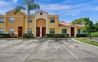 Townhouse with 2 Beds, 2.5 Baths, In-Unit Washer/Dryer