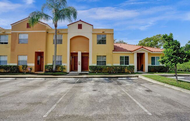 Townhouse with 2 Beds, 2.5 Baths, In-Unit Washer/Dryer