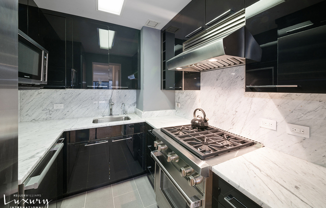 2 beds, 2 baths, 1,587 sqft, $12,000, Unit 40B