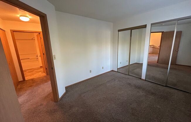 2 beds, 1 bath, $1,155, Unit 1958-10