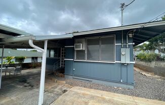 Renovated 3 bedrooms, 2 baths unit (Duplex) w/2 open parking stalls - Avail now