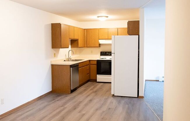 2 beds, 1 bath, 900 sqft, $875, Unit 1549-09