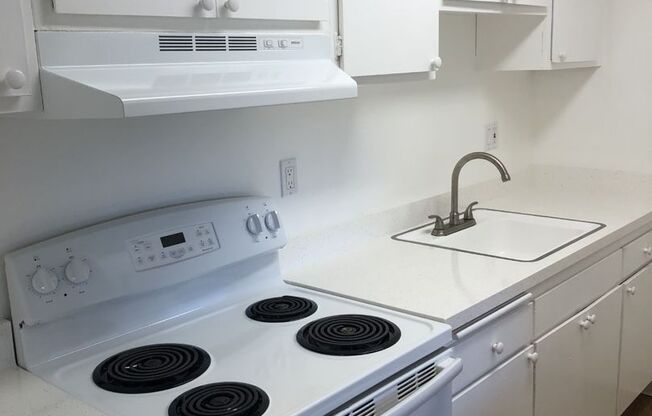 Studio, 1 bath, 500 sqft, $2,125, Unit 101