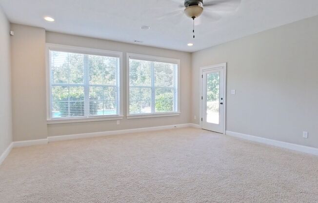 Estate STYLE home with pool and basement in Riverwood Plantation, Evans GA