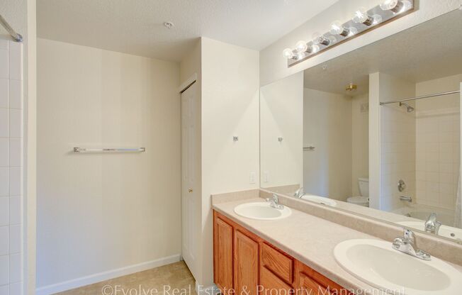 2 beds, 2 baths, $1,795, Unit # 10303