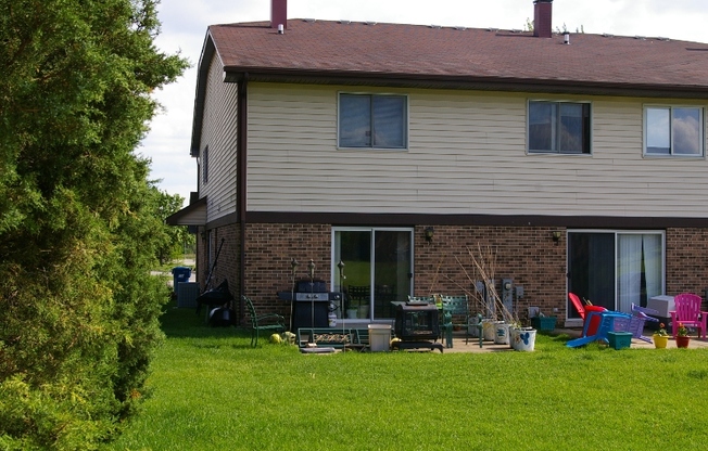 315 Creekside Dr B
