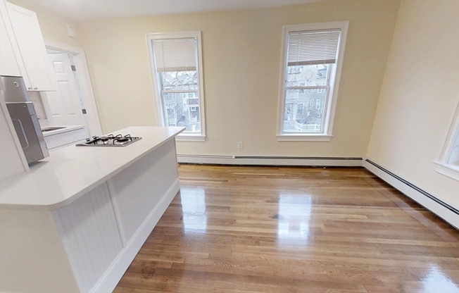 Studio, 1 bath, $2,550, Unit 3