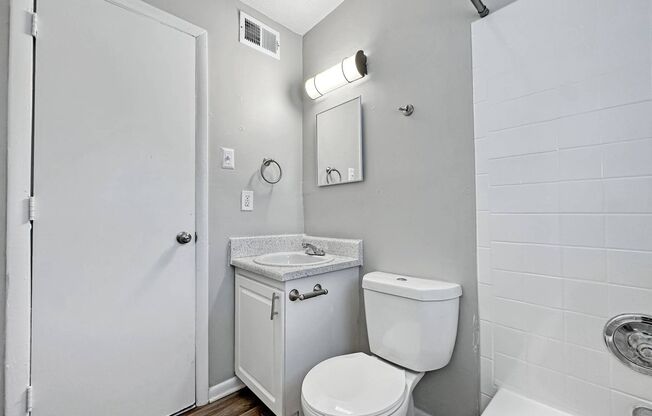 2 beds, 1 bath, 759 sqft, $999, Unit J 5