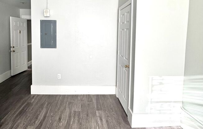 Studio, 1 bath, 255 sqft, $1,300, Unit 602