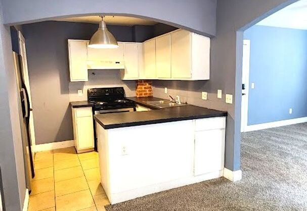 1 bed, 1 bath, 714 sqft, $825, Unit 514 NW 27th St, Apt 4