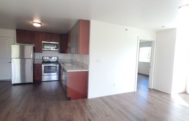 Clean 2 bed, 2 bath with 2 parking unit in Kailua