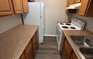 3 beds, 1 bath, $695, Unit 1520-101