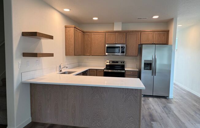 Brand New Stunning 3 Bed/2.5 Bath Townhouse-Old Farm District