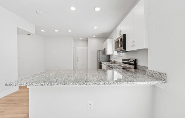 2 beds, 1 bath, 944 sqft, $1,469, Unit 332