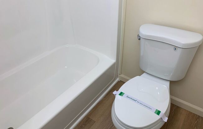 2 beds, 1 bath, 860 sqft, $3,295, Unit 014