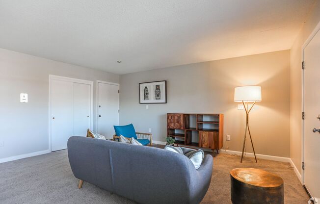 2 beds, 1 bath, $2,250, Unit 15-101