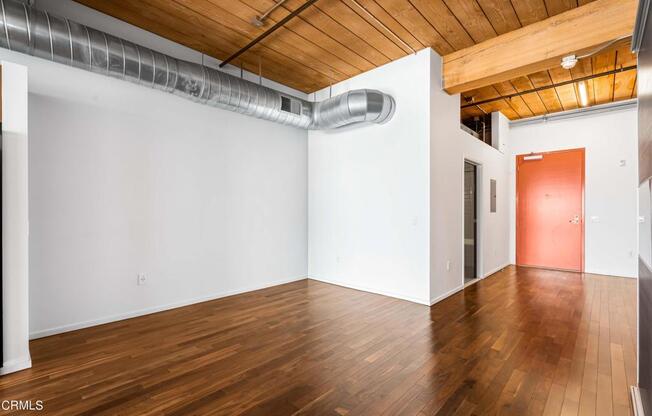 1 bed, 1 bath, 950 sqft, $3,600, Unit 325