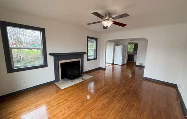 3Bd/2Ba Two Story House - Available to View!