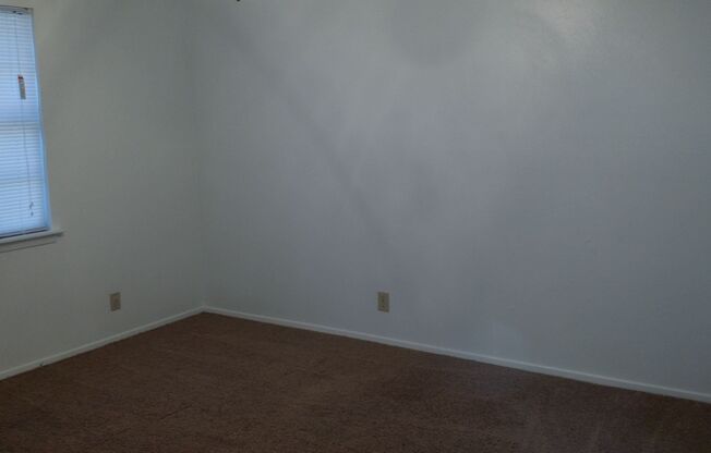 1 bed, 1 bath, 714 sqft, $840, Unit *324