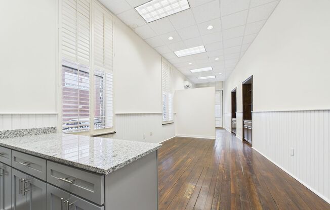 1 bed, 1 bath, 750 sqft, $1,365, Unit 107