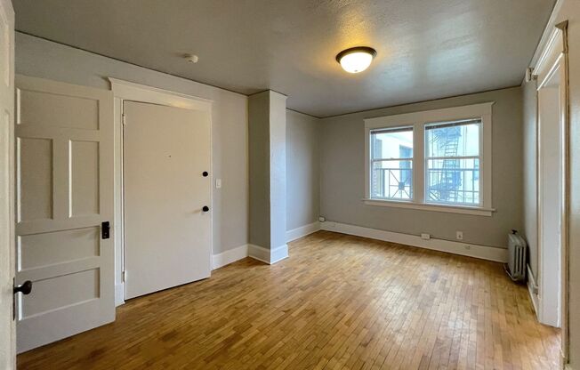 1 bed, 1 bath, 730 sqft, $1,295, Unit 102