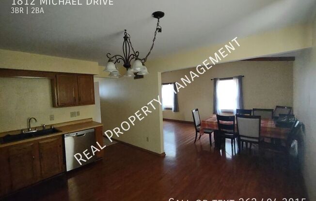 1812 MICHAEL DR