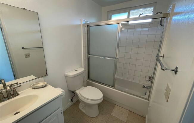 8800 Cedros Ave #125